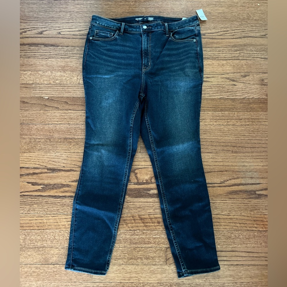 NWT Old Navy Women's‎ Dark Wash Skinny Jeans